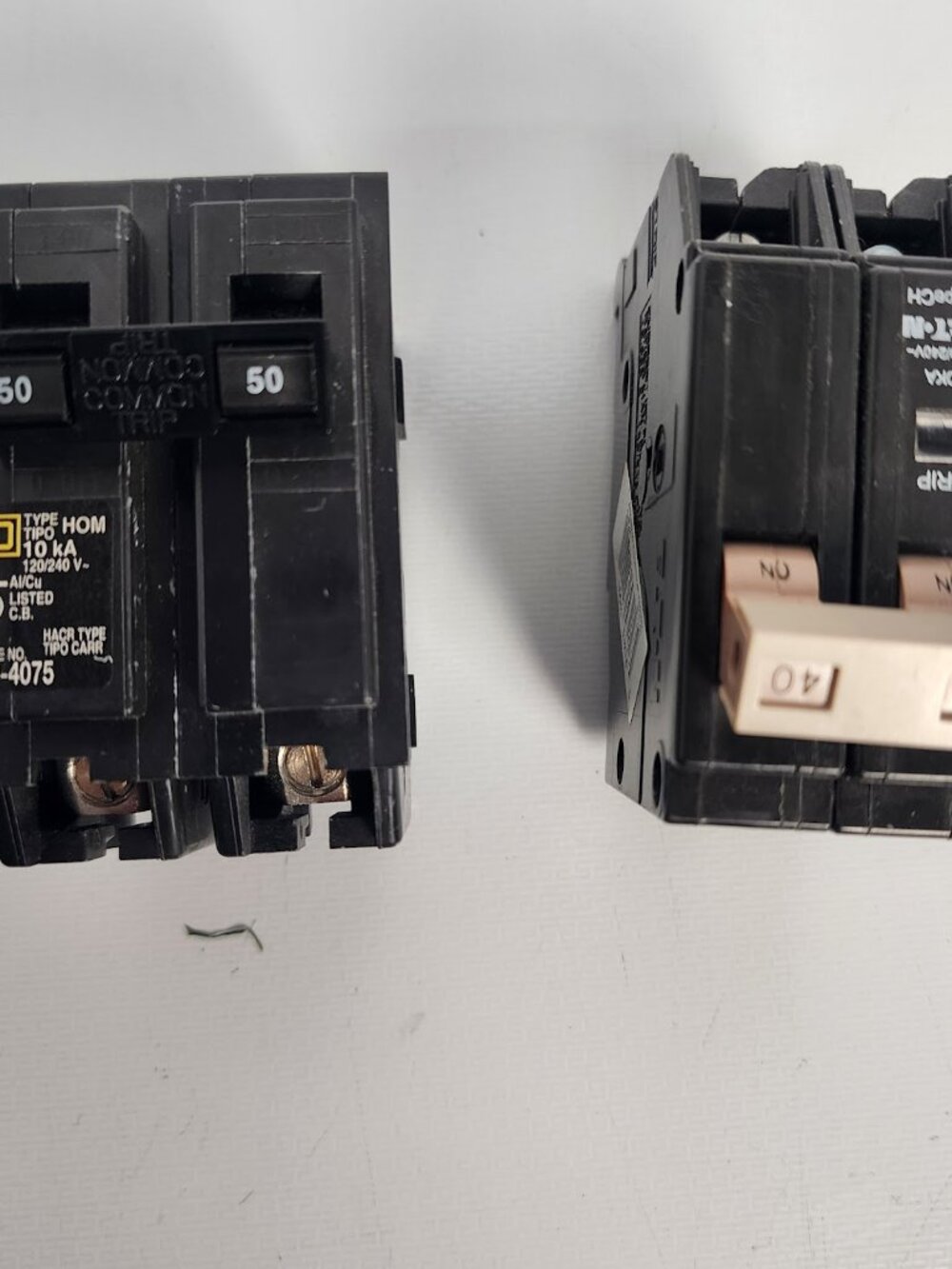 Eaton Cutler Hammer BR220 20 Amp 2 Pole 120 240V AC C220 - Black (BR220)